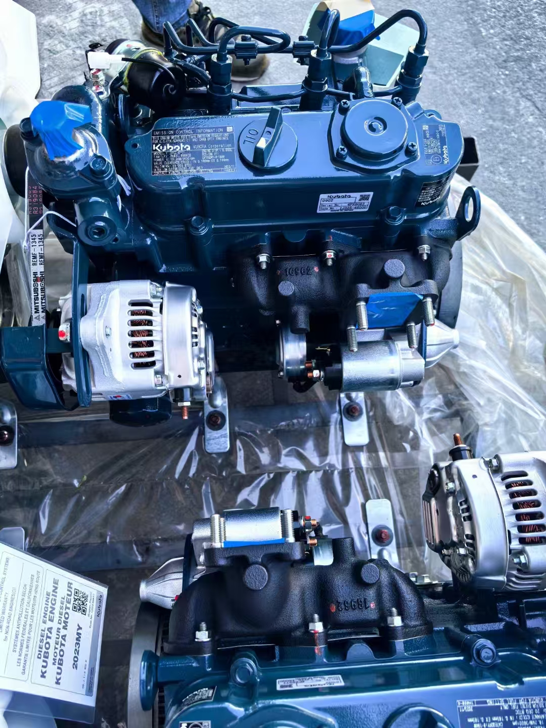 Kubota D902-EF08 Engine | 1J325-27000 | 2300 RPM 11.8 KW Diesel Engines on Sale