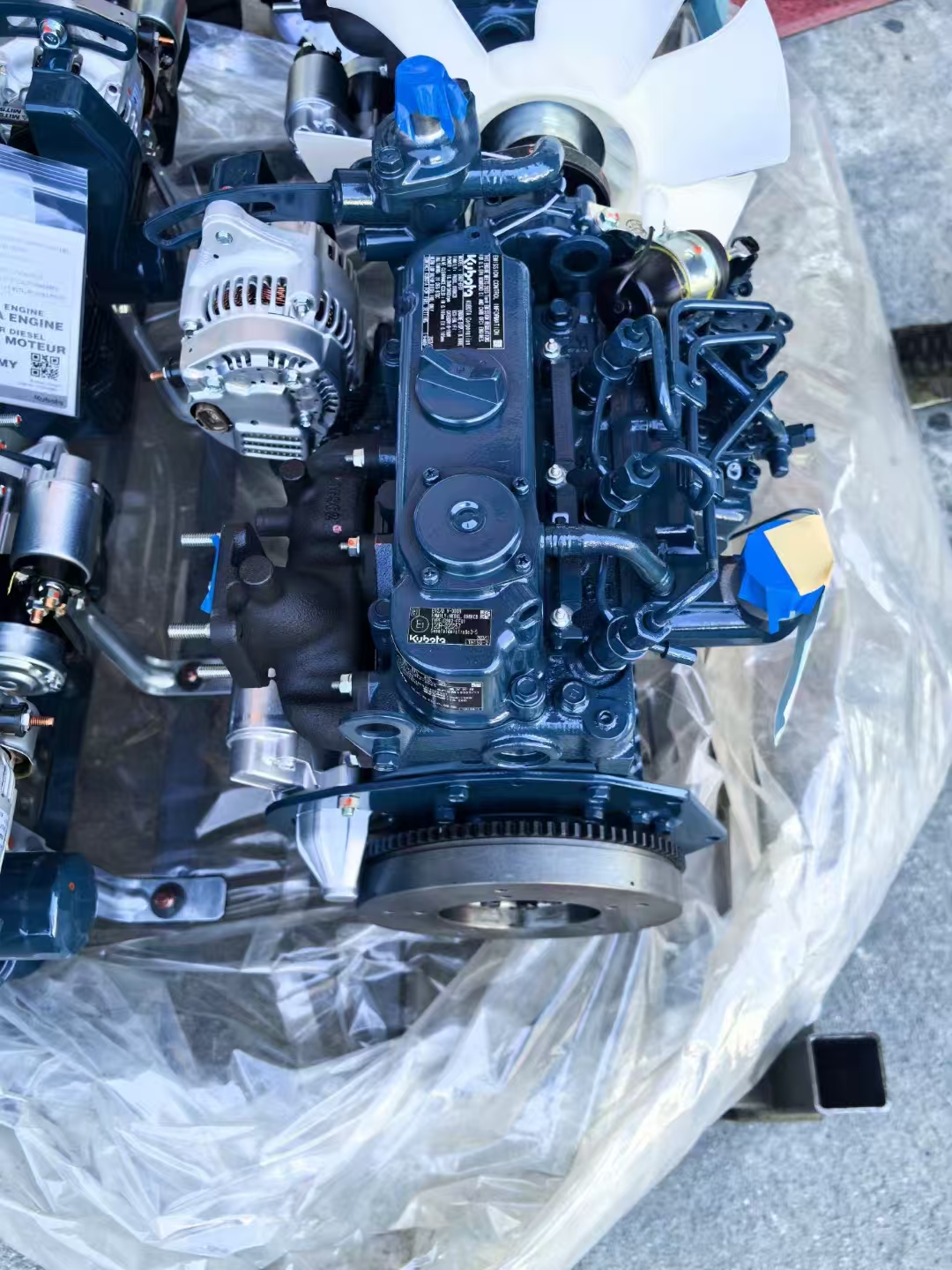 Kubota D902-EF01 Engine | 1J325-46000 | 3600 RPM 18.2 KW Diesel Engines for Sale